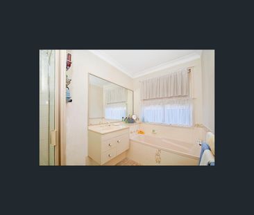 17 Cardiff Way, Castle Hill, NSW 2154 - Photo 3
