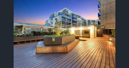 LARGE BALCONY | CONTEMPORARY APARTMENT - Photo 4