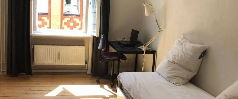 3-Zimmer-Altbauwohnung in Linienstrassse - Mitte - Photo 1