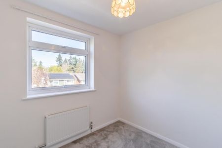 3 bedroom detached house to rent - Photo 5