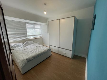 5 bedroom semi-detached house to rent - Photo 3