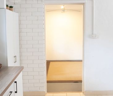 Peaceful & Private 1-Bedroom Granny Flat – Utilities Included - Photo 3