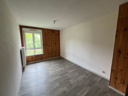 Location - Appartement T4 - 80 m² - Baume-les-Dames - Photo 3