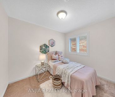 For Lease - 34 Horn Street, Whitchurch-Stouffville, Ontario - Photo 4