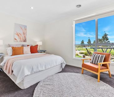Parkside Living with Modern Comforts in Tarneit! - Photo 4