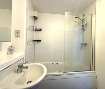 2 bedroom flat to rent - Photo 6