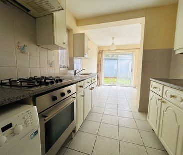 4 Bed Semi-Detached House, Ley Street, IG2 - Photo 6