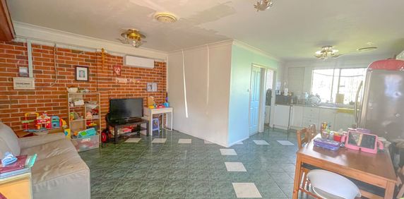 GRANNY GLAT 2 BEDROOM READY FOR CHRISTMAS - Photo 2