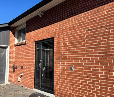 For Lease - 205 Talbot Crescent, Newmarket, Ontario - Photo 5