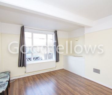 3 bedroom mid terraced house to rent, - Photo 2