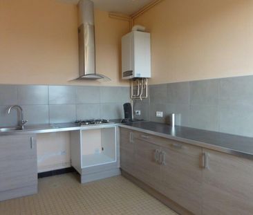 Location Appartement 3 pièces 73m² LE CREUSOT 71200 - Photo 2