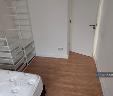 1 bedroom in a house share to rent - Photo 6