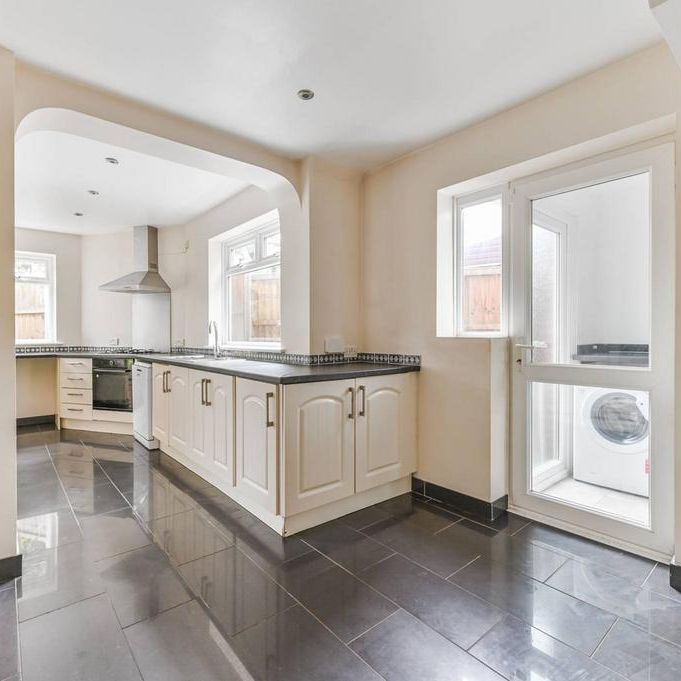 3 bedroom detached house to rent - Photo 1