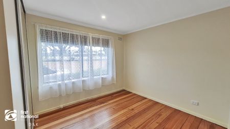 Spacious 2-Bedroom Unit in Prime St Albans Location - Photo 5