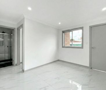 Brand New Executive Living – Private & Modern Granny Flat - Photo 2