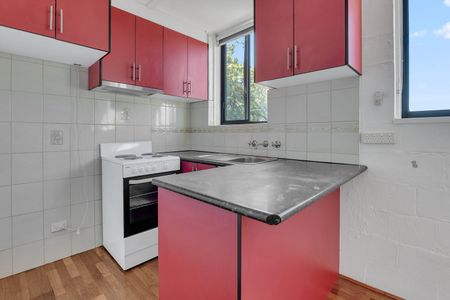 15/20 Mantell Street, Moonee Ponds VIC 3039 - Photo 2