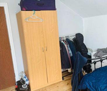 Room in a Shared House, Radcliffe Road, NG2 - Photo 2