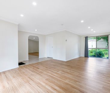 LARGE 4 BEDROOM FAMILY HOME IN GREAT LOCATION - Photo 3