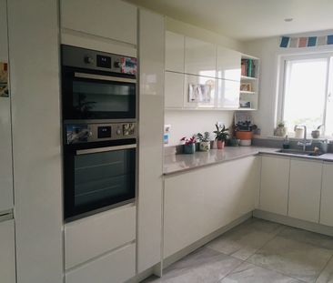 2 Bed Flat, Sussex Square, BN2 - Photo 2