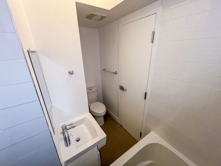 For Lease - 1A LEONARD Avenue Unit# 1, Toronto, Ontario - Photo 4