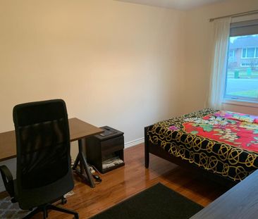 For Lease - 151 Goulding Avenue Unit# MAIN FLOOR, Toronto, Ontario - Photo 3