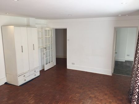 2 Bed Flat, Powis Square, BN1 - Photo 3