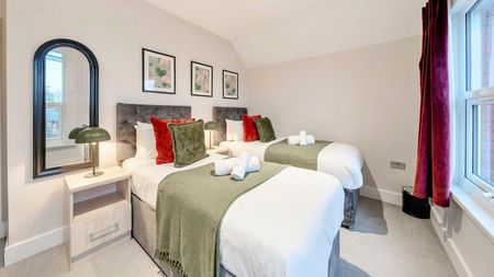 Lynchford Road - Photo 4