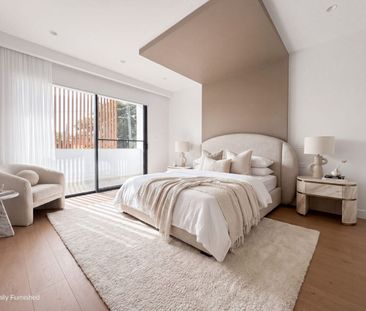 Stunning Near-New Luxury Residence in a Coveted Cul-de-sac - Photo 3