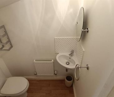 2 bedroom end of terrace house to rent - Photo 6