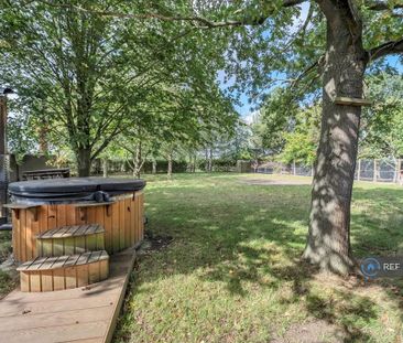 5 bedroom detached house to rent - Photo 4