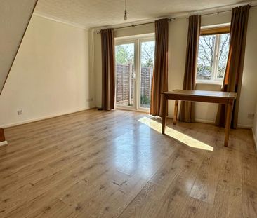 Semi-detached house to rent on - Photo 6