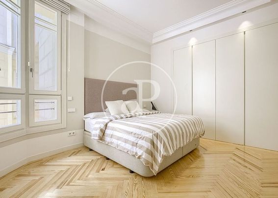 Luxury Apartment for rent in Madrid, Spain - Photo 1
