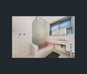 2 Bedroom Apartment in a sensation location. - Photo 3