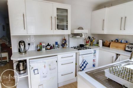 2 bedroom semi-detached house to rent - Photo 5