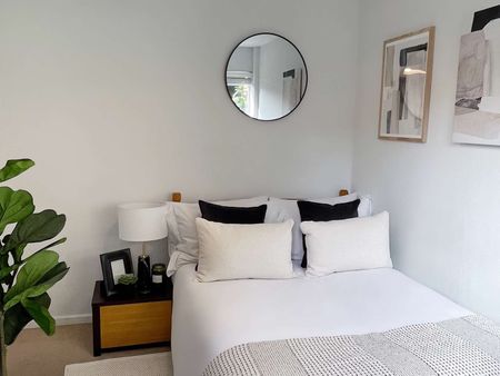 Tebbit Close Room 6 - Photo 4