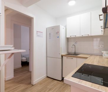 Exterior room on Calle Paseo de Moreras - Photo 4