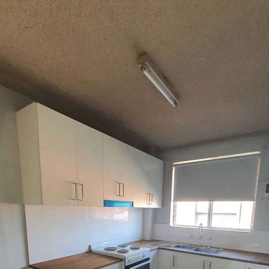 6/47 Hamilton Road, Fairfield NSW 2165 Top Floor Unit Within Walking Distance to Fairfield CBD - Photo 1