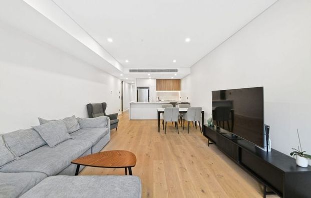 Modern Fully Furnished Two Bedroom Apartment in the heart of Zetland - Photo 1