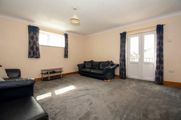 5 bedroom detached house to rent - Photo 1