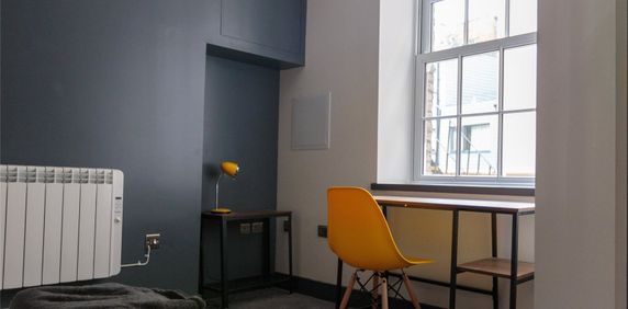 Broad Quay, City Centre - Photo 2