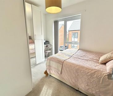 3 Bedroom Semi Detached To Let - Photo 3