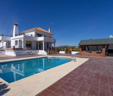 Luxury 4 room Detached House for rent in Alhaurín el Grande, Spain - Photo 5