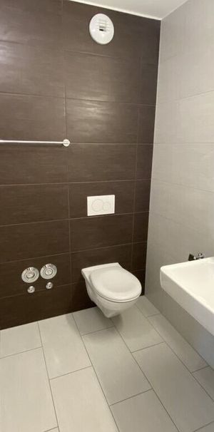 Beautiful 2.5-room apartment on the ground floor - Photo 1