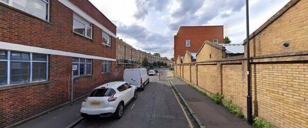 2 Bed Flat, Bolton Crescent, SE5 - Photo 1