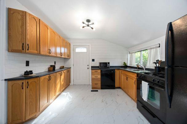 133 Penrose Street, Sarnia, ON N7T4T9 - Photo 1