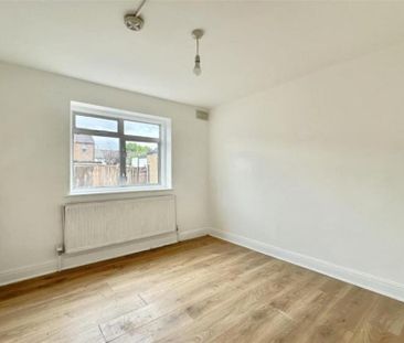 4 bedroom terraced house to rent - Photo 3