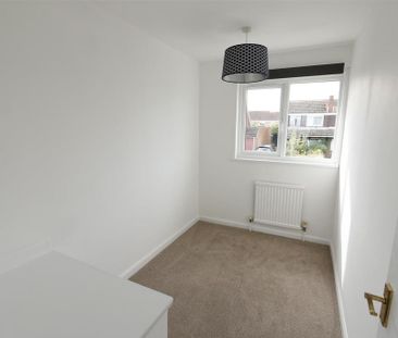 3 bedroom terraced house to rent - Photo 5