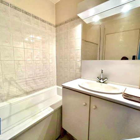Location Appartement 2 pièces 45m² NOISY LE GRAND 93160 - Photo 4