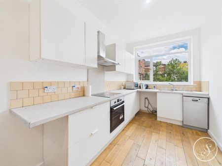 2 bedroom flat to rent - Photo 3