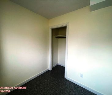 GREAT 2 BED 1 BATH, 4-PLEX UNIT WITH ONE OUTDOOR PARKING IN THE COM... - Photo 3